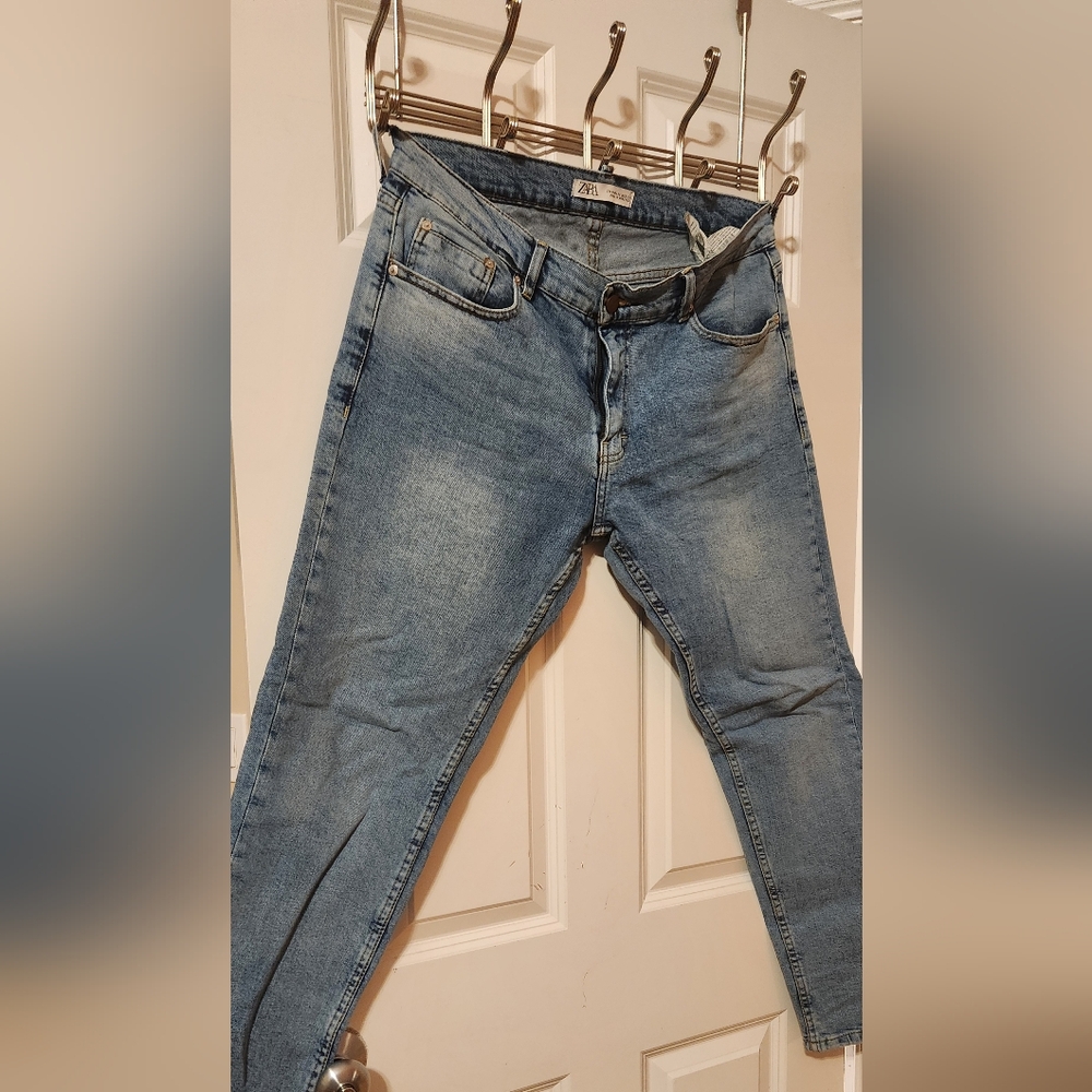 Zara Jeans Size 34.